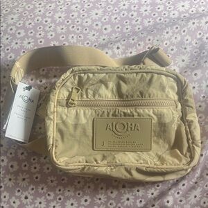 ALOHA Collection keep it light hip pack Beige hibiscus